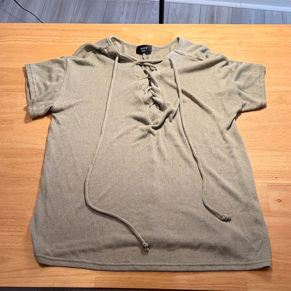 Vici lace up shirt NWOT